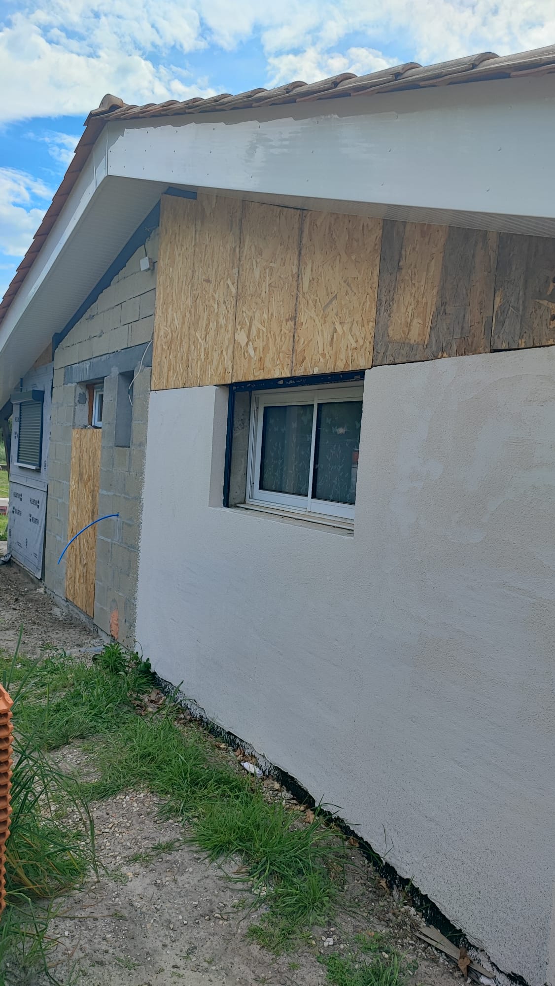 Chantier ITE Ambarès-et-Lagrave — Façade avant/après rénovation